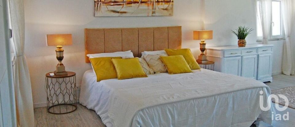 Casa T4 em Lagoa e Carvoeiro de 224 m²