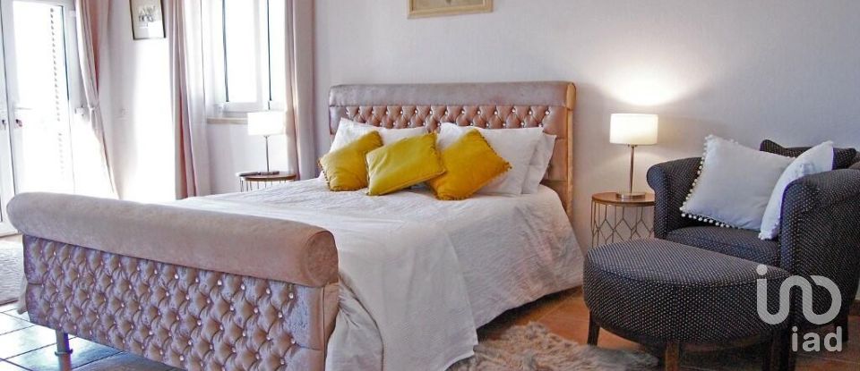 Casa T4 em Lagoa e Carvoeiro de 224 m²