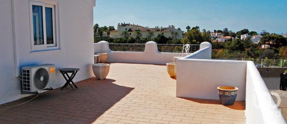 Casa T4 em Lagoa e Carvoeiro de 224 m²