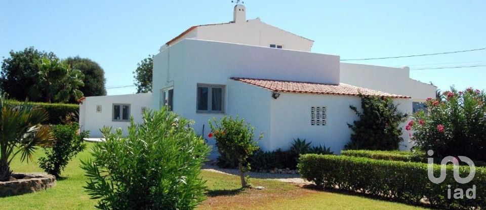 Casa T4 em Lagoa e Carvoeiro de 224 m²