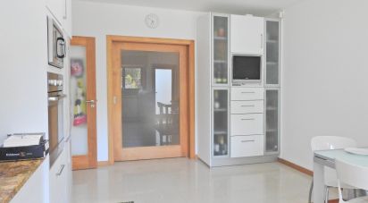 Maison T3 à Oliveira de Azeméis, Santiago da Riba-Ul, Ul, Macinhata da Seixa e Madail de 323 m²