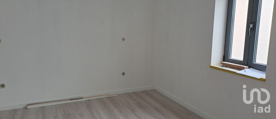 House T3 in Carriço of 120 m²