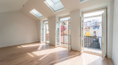 Apartment T3 in Misericórdia of 158 m²