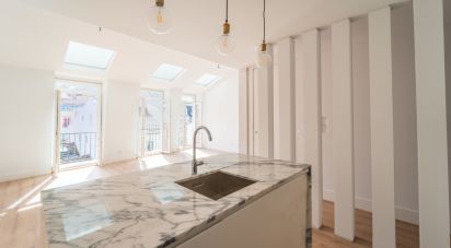 Apartment T3 in Misericórdia of 158 m²