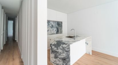 Apartment T2 in Misericórdia of 120 m²