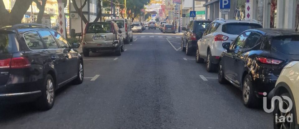 Loja / Estabelecimento Comercial em Loulé (São Clemente) de 200 m²
