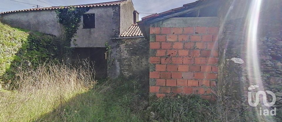Village house T2 in Lorvão of 207 m²