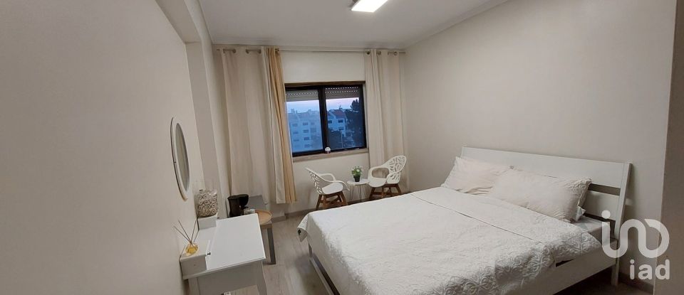 Apartment T3 in Rio de Mouro of 94 m²