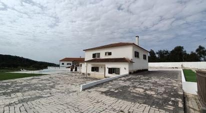 Maison T6 à Alcanede de 230 m²