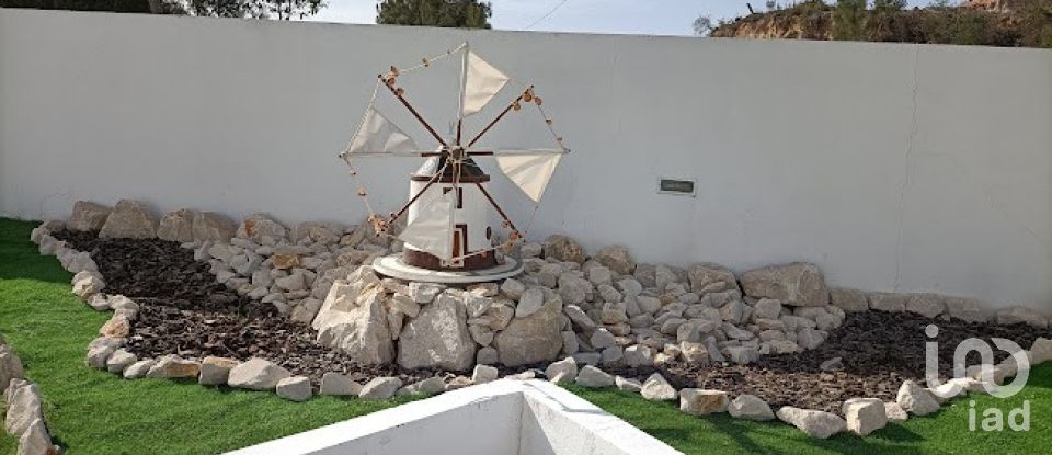 Maison T6 à Alcanede de 230 m²