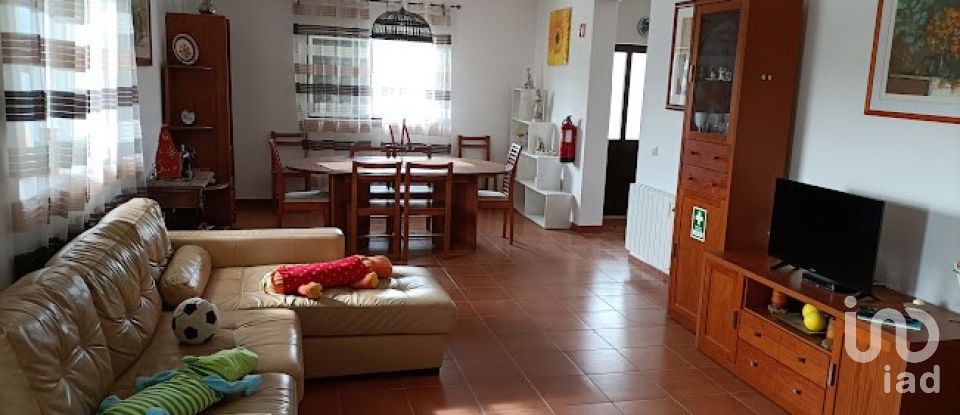 Maison T6 à Alcanede de 230 m²