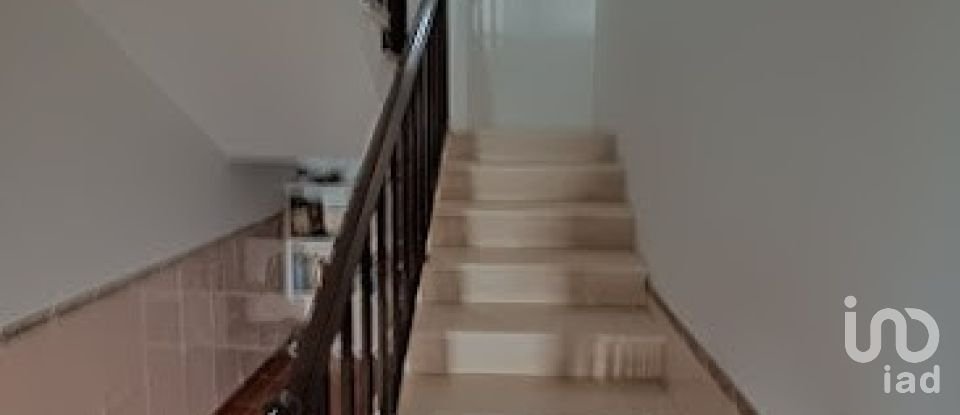 Maison T6 à Alcanede de 230 m²