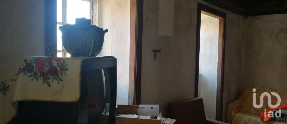 Maison de village T3 à Aguda de 1 960 m²