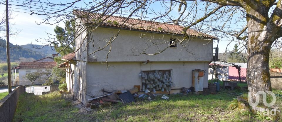 Casa tradicional T3 em São Miguel, Santa Eufémia e Rabaçal de 101 m²