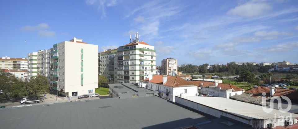 Apartment T3 in Amora of 84 m²