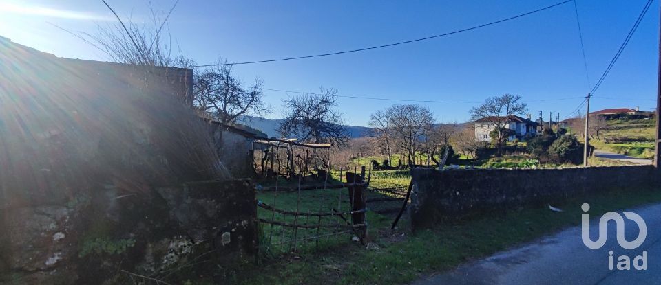 Farm T2 in Coura of 1,821 m²