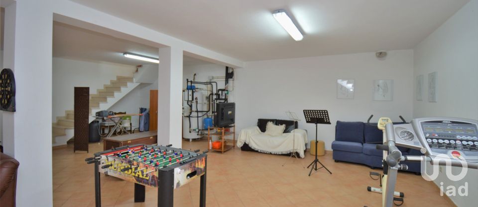 Habitação T5 em São Miguel, Santa Eufémia e Rabaçal de 373 m²