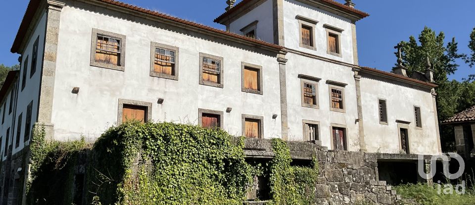 Block of flats in Santa Lucrécia de Algeriz e Navarra of 3,000 m²