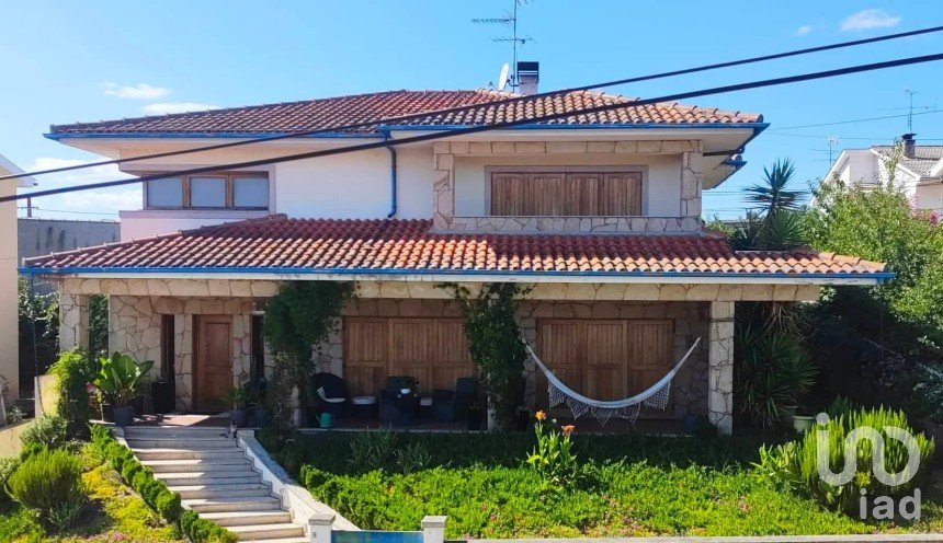 Moradia T4 em Santa Cruz/Trindade E Sanjurge de 400 m²