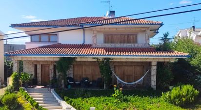 Maison T4 à Santa Cruz/Trindade E Sanjurge de 400 m²