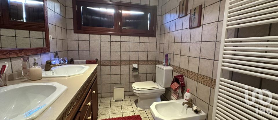 Moradia T4 em Santa Cruz/Trindade E Sanjurge de 400 m²