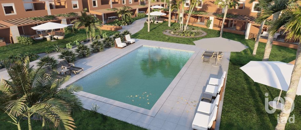 Moradia T3 em Alcantarilha e Pêra de 167 m²