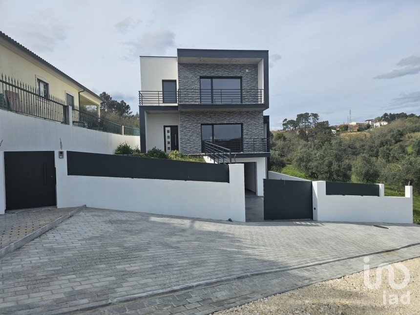 Casa / Villa T4 em Santa Eufémia e Boa Vista de 174 m²