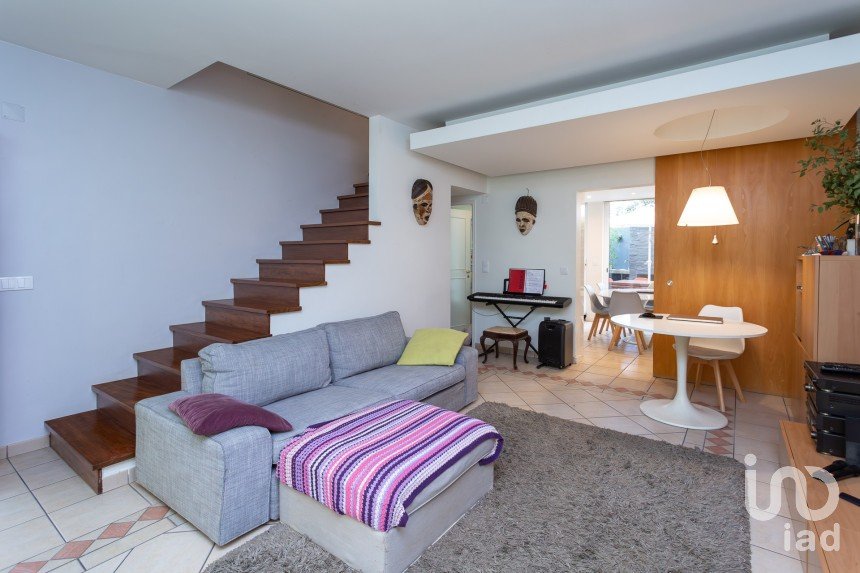 Casa T3 em Laranjeiro e Feijó de 114 m²