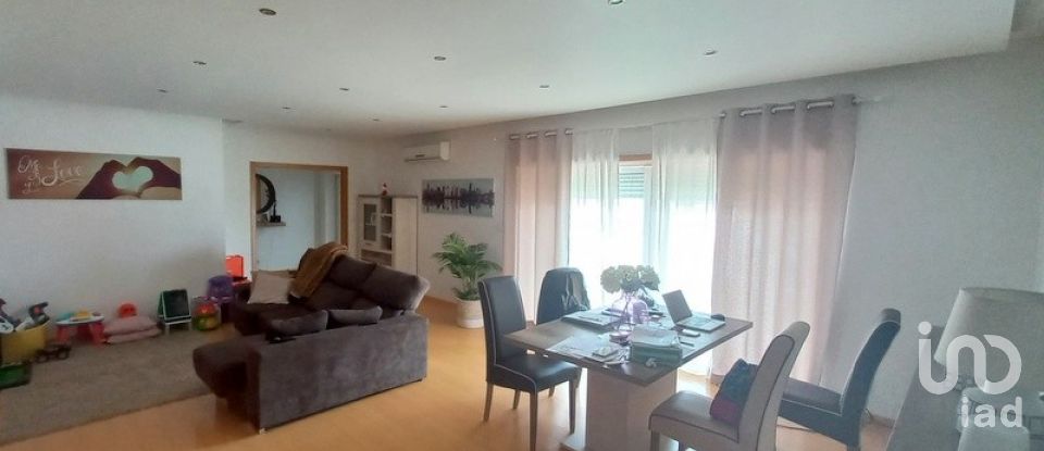 Moradia T4 em Aldeia Galega da Merceana e Aldeia Gavinha de 294 m²