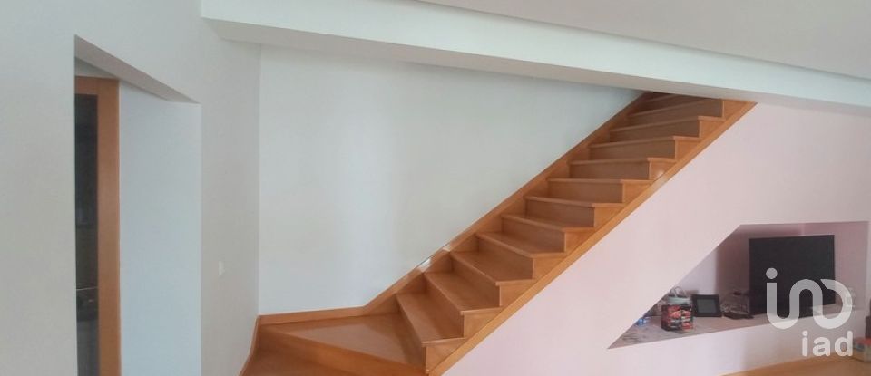 Moradia T4 em Aldeia Galega da Merceana e Aldeia Gavinha de 294 m²