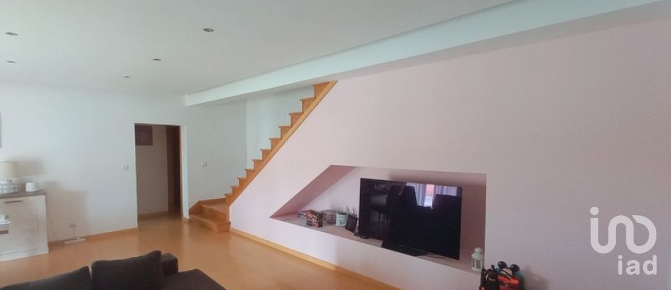 Moradia T4 em Aldeia Galega da Merceana e Aldeia Gavinha de 294 m²