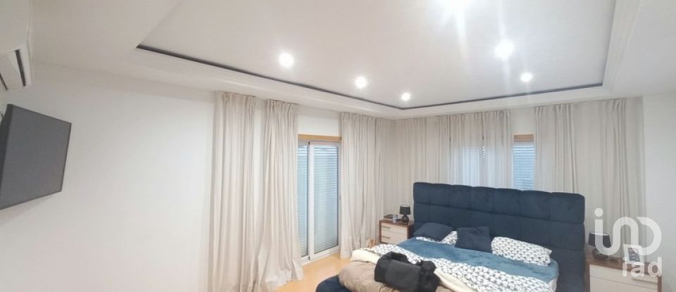 Moradia T4 em Aldeia Galega da Merceana e Aldeia Gavinha de 294 m²