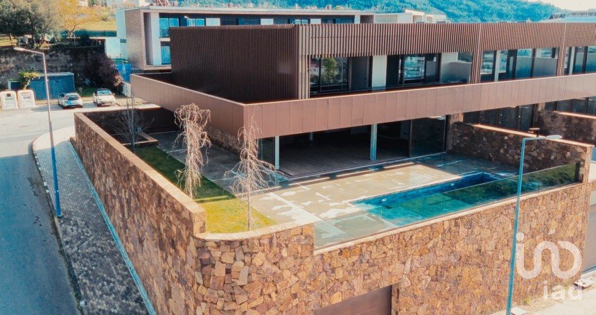 Lodge T4 in Nogueira, Fraião E Lamaçães of 448 m²