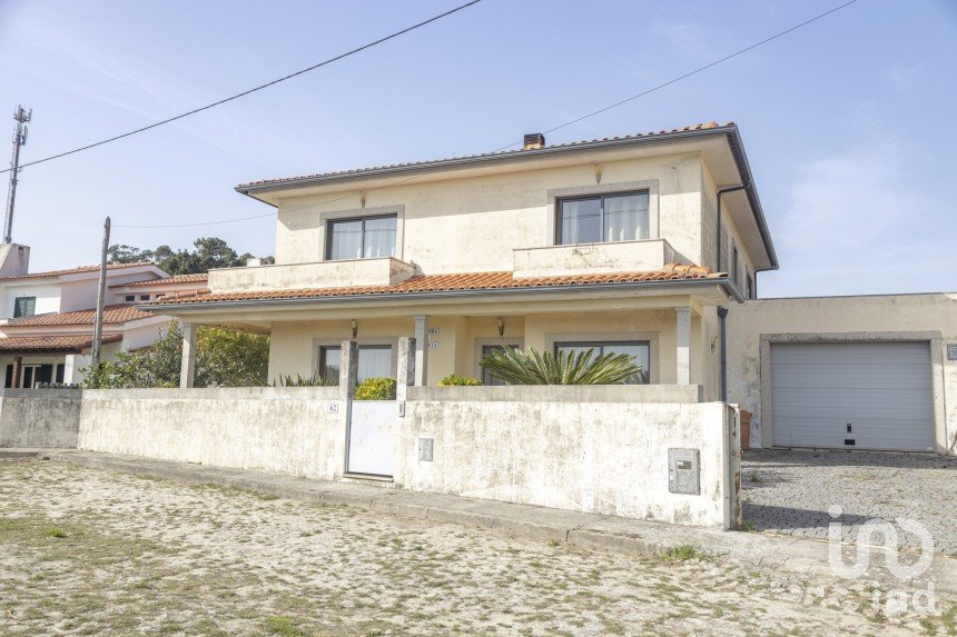 Maison T5 à Carreço de 159 m²