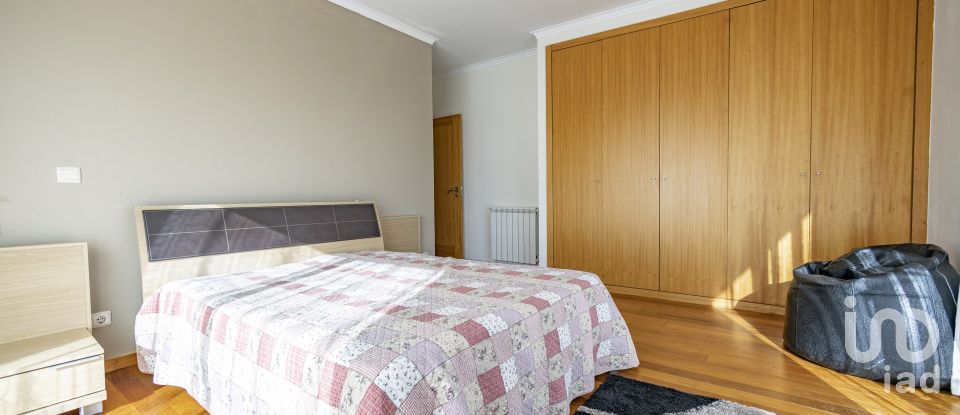 Maison T5 à Carreço de 159 m²