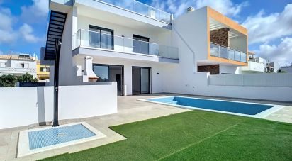 Casa / Villa T2 em Alcantarilha e Pêra de 341 m²