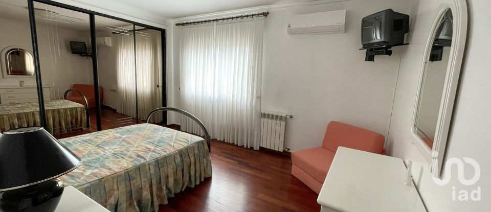Apartment T3 in Mafamude e Vilar do Paraíso of 130 m²