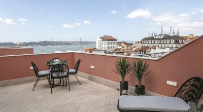 Apartment T2 in Misericórdia of 265 m²