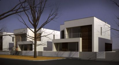 Building land in Vieira de Leiria of 354 m²