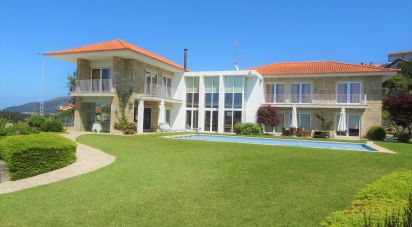 Maison T7 à Gondarém de 495 m²