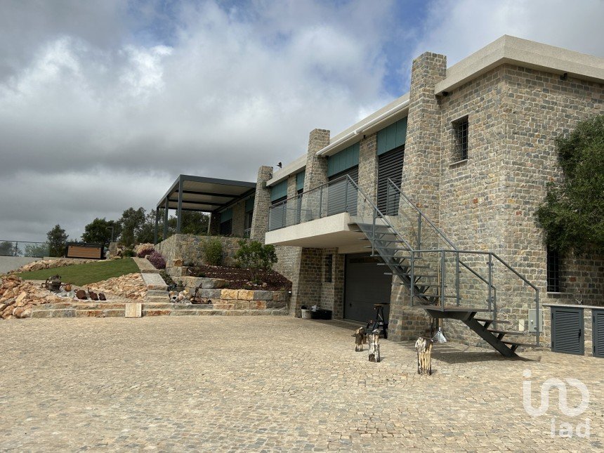 Maison T4 à Santa Catarina da Fonte do Bispo de 424 m²