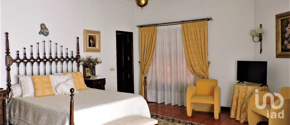 Maison T6 à Riachos de 433 m²