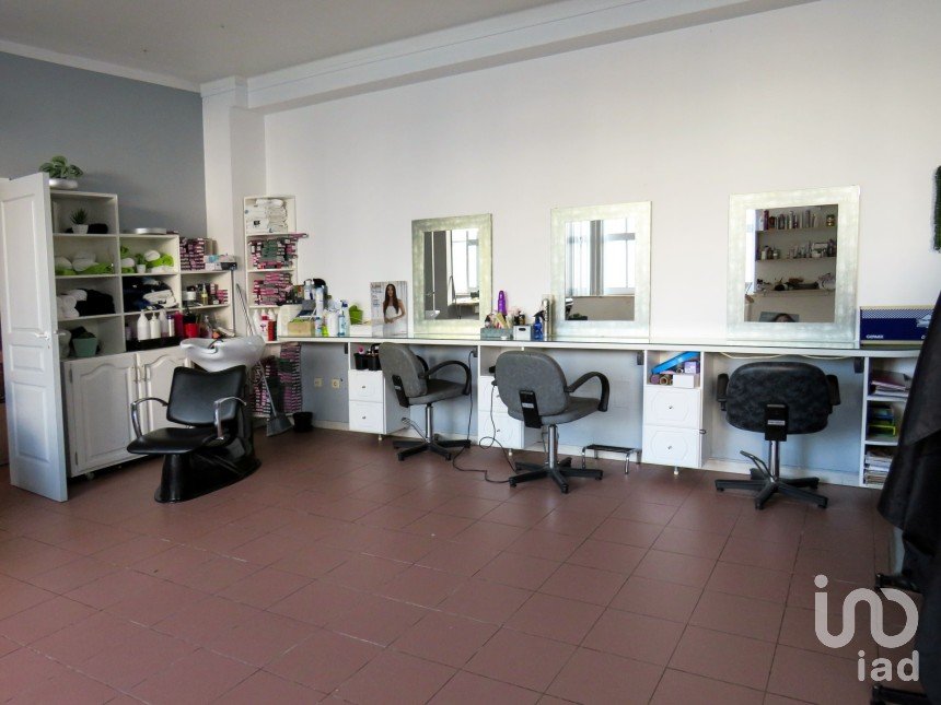 Loja / Estabelecimento Comercial em Freixianda, Ribeira do Fárrio e Formigais de 81 m²