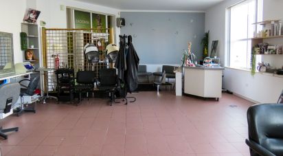 Boutique/Local commercial à Freixianda, Ribeira do Fárrio e Formigais de 81 m²