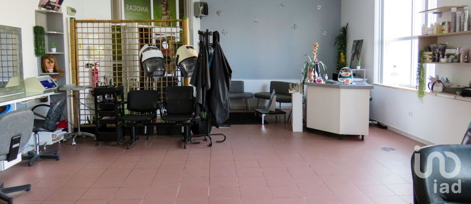 Loja / Estabelecimento Comercial em Freixianda, Ribeira do Fárrio e Formigais de 81 m²