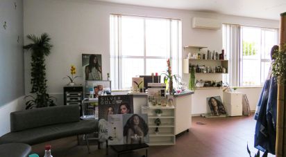 Boutique/Local commercial à Freixianda, Ribeira do Fárrio e Formigais de 81 m²