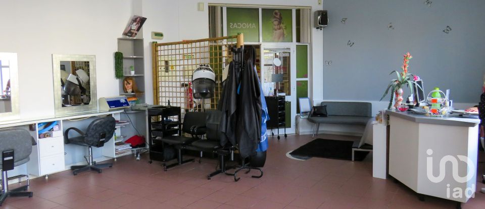 Loja / Estabelecimento Comercial em Freixianda, Ribeira do Fárrio e Formigais de 81 m²