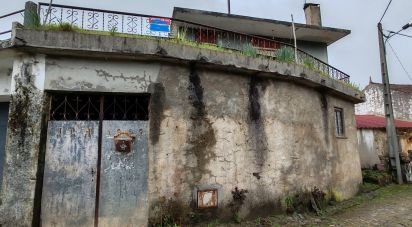 Maison de village T3 à Aguda de 312 m²