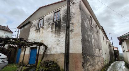 Maison de village T3 à Aguda de 312 m²