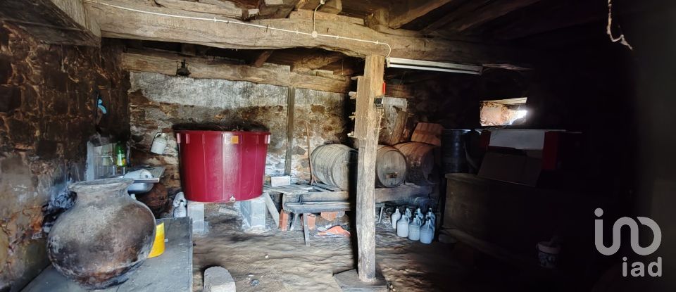 Maison de village T3 à Aguda de 312 m²